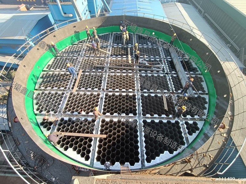 湿电除尘器安装现场.jpg